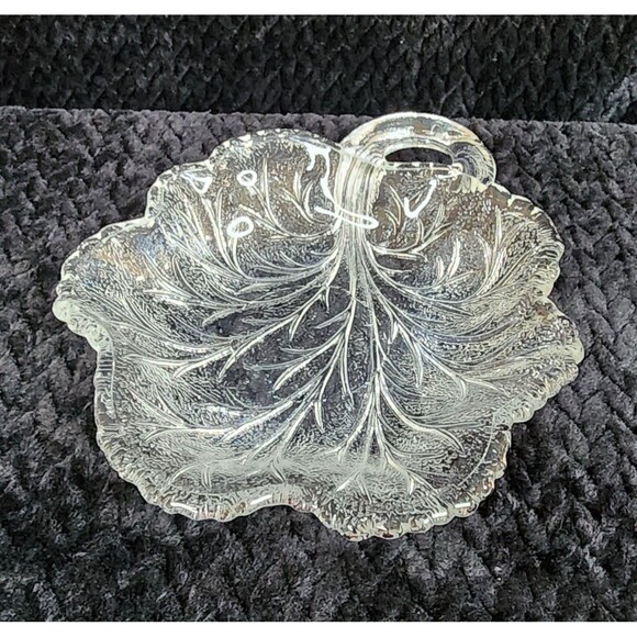 Indiana Glass Pebble Leaf Dishes Set of 4 | Clear Pressed Glass Leaf Plates 1960 - Picture 8 of 11